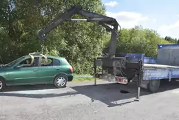 Kradli samochody w bardzo nietypowy sposób. Policjanci złapali ich na gorącym uczynku