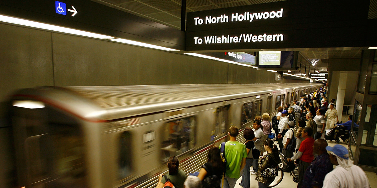 FBI investigates potential threat targeting Los Angeles metro train station