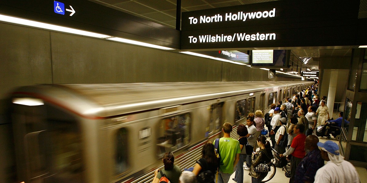 FBI investigates potential threat targeting Los Angeles metro train station