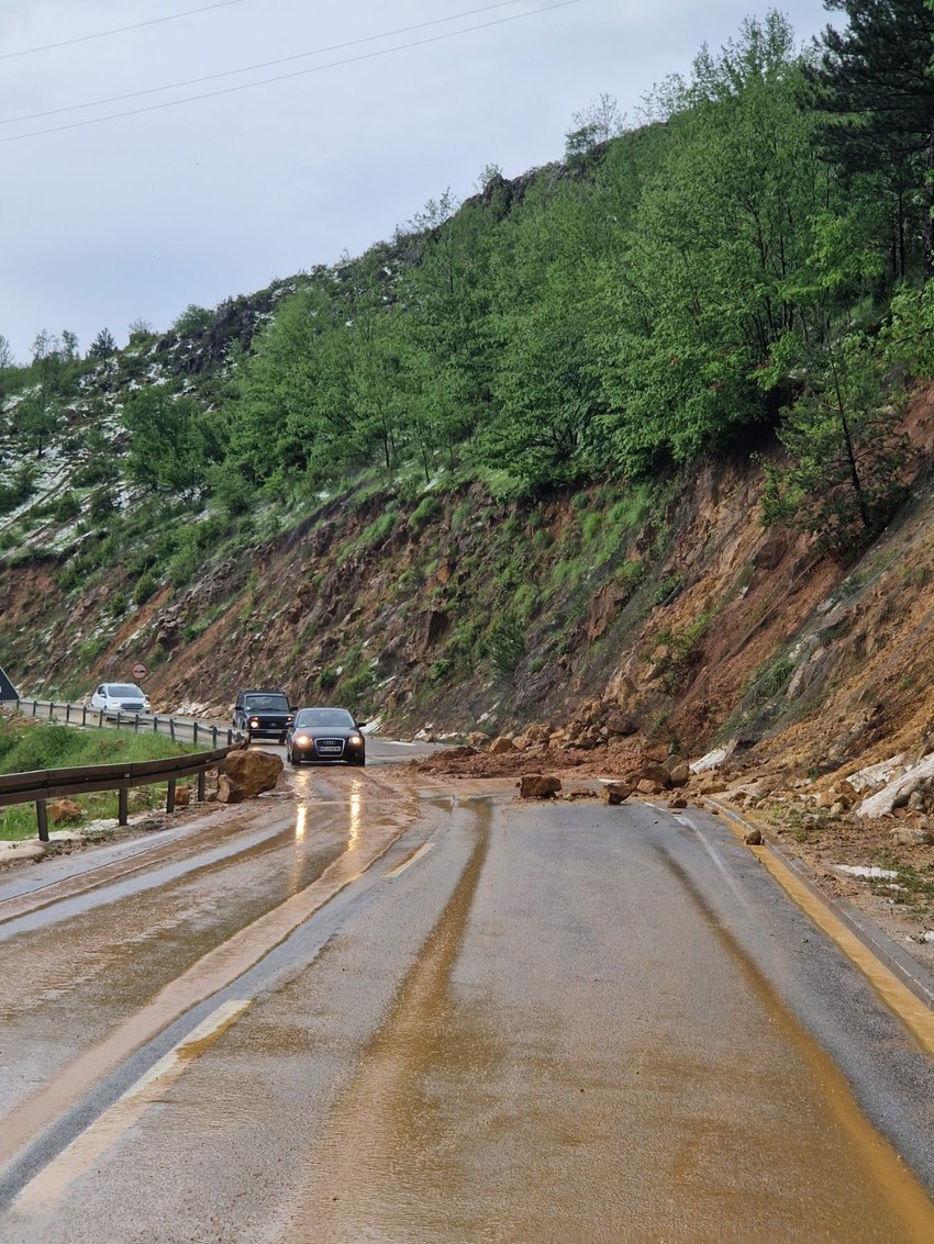 Tri odrona na potezu od 500 metara na putu Kokin Brod - Borova glava