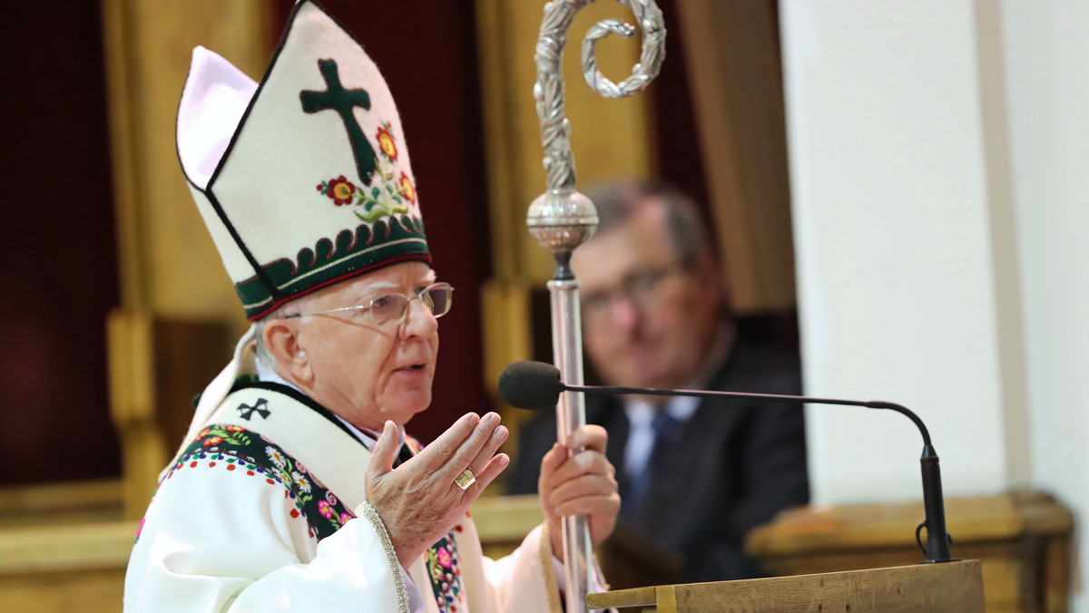 Abp Marek Jędraszewski o "tęczowej zarazie". Jędraszewski: mówiłem o ideologii LGBT