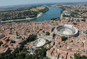 Panorama Arles z amfiteatrem i ruinami antycznego teatru