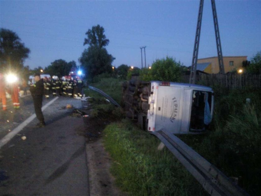 Rozbił się autobus. Jedna osoba nie żyje