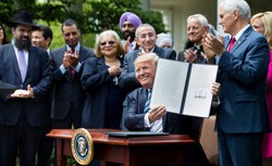 Trump spełnił kolejną obietnicę wyborczą. Kościoły będą mogły angażować się w politykę