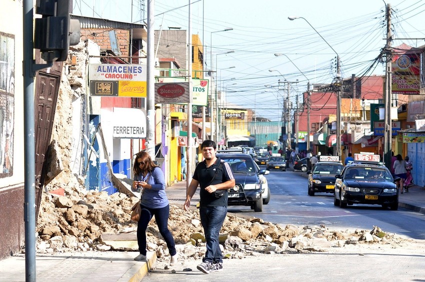 Stotine ljudi evakuisano zbog bojazni od naknadnih potresa