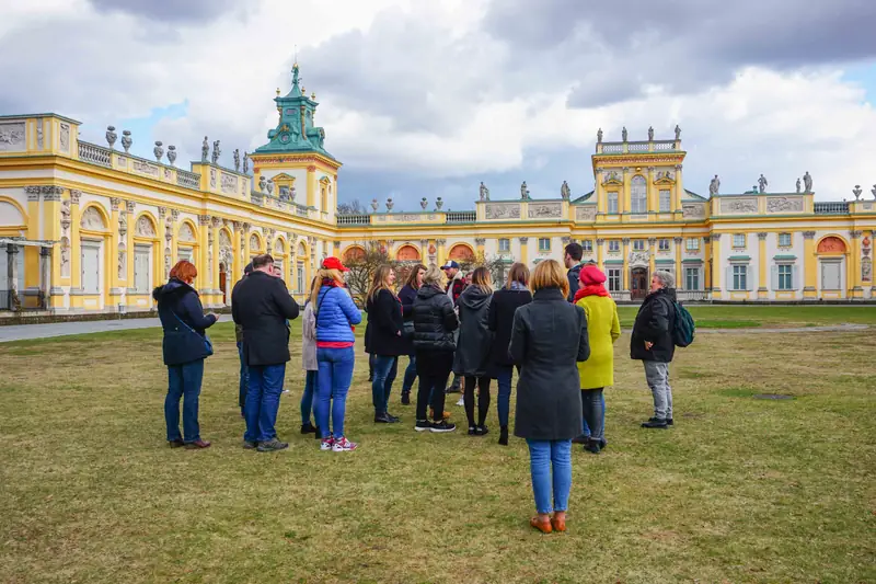 Za czasów króla Jana III tego trawnika nie było - zdradza Łukasz Przybylak (kierownik działu ogrodowego, architekt krajobrazu)