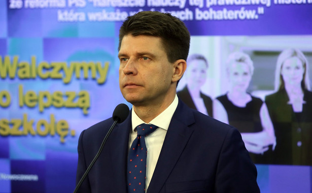 Petru atakuje prezydenta: Nie czyta ustaw. Zamyka oczy i szybko je podpisuje, bo tak każe prezes