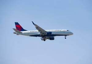 Deltin avion Embraer