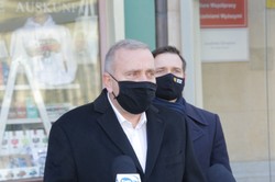 Schetyna: Traktowałbym kościoły jak rozsadniki zakażeń. Powinno się je zamknąć