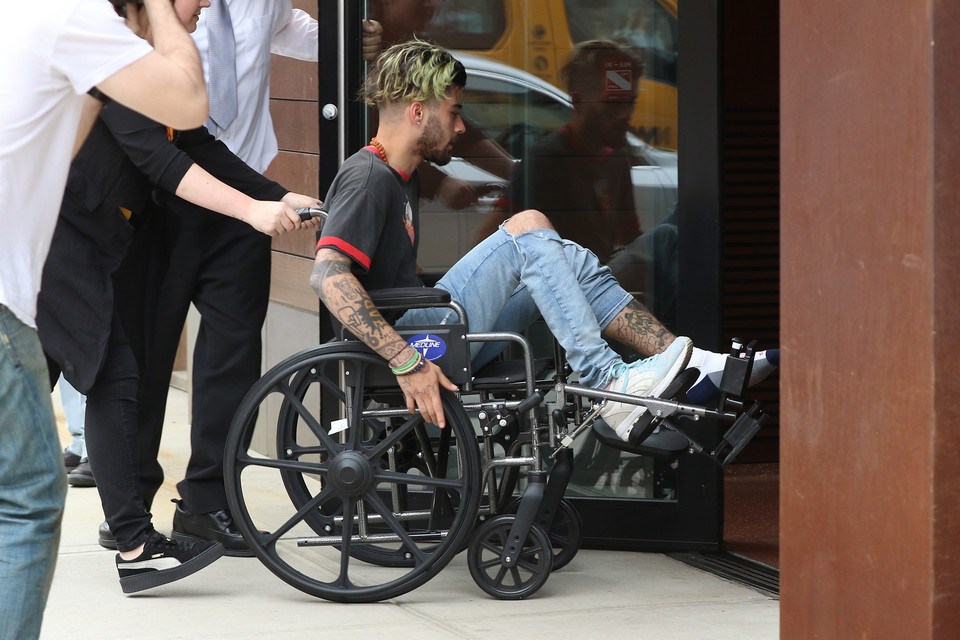 Zayn Malik na wózku inwalidzkim