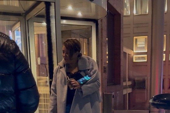 ANI NIKOLIĆ PRETI IZBACIVANJE IZ HOTELA Pevačica pravi haos, isplivali detalji: "Biće primorana da napusti sobu"