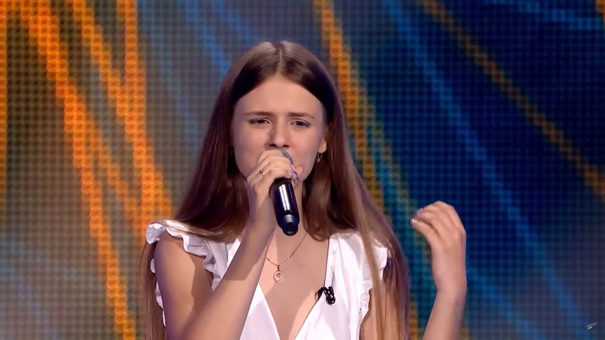 Julia Chmielarska zaczarowała jurorów programu "The Voice Kids" swoim wykonaniem piosenki "Against All Odds" Phila Collinsa. Zobaczcie występ 14-latki. 