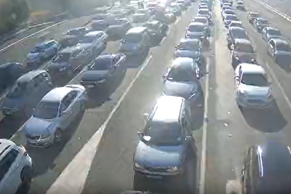 OGROMNE GUŽVE NA GRANICAMA! Na ključnom prelazu ka Hrvatskoj čeka se više od TRI SATA: I na OVOM je već pakleno