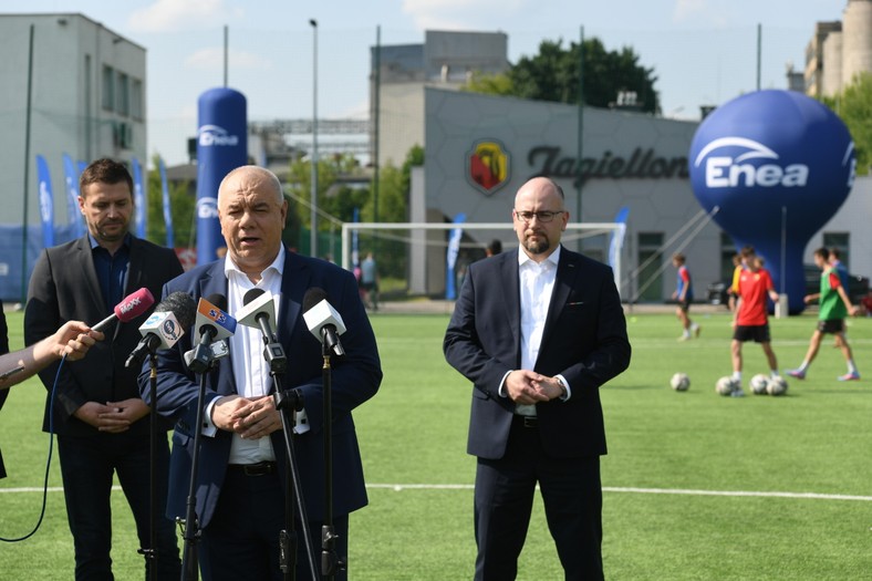 Jacek Sasin na konferencji prasowej Enei i Jagiellonii Białystok