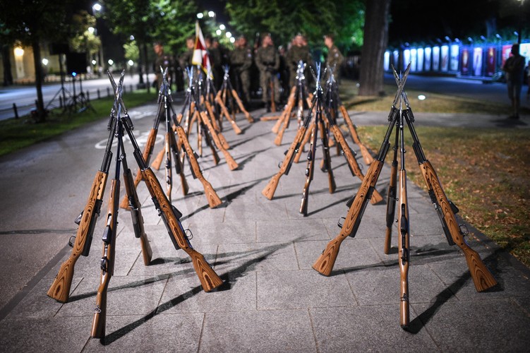 Próba generalna przed defiladą z okazji święta Wojska Polskiego, w nocy z 11 na 12 bm.  (ukit) PAP/Jacek Turczyk