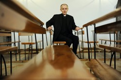 "Gorszący incydent" w parafii. Zakaz wypowiedzi dla jezuity