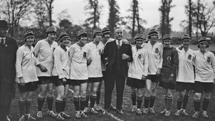 Lily Parr az LMBTQ+ mozgalom és a női futball ikonja volt, a férfiak is meghajoltak előtte