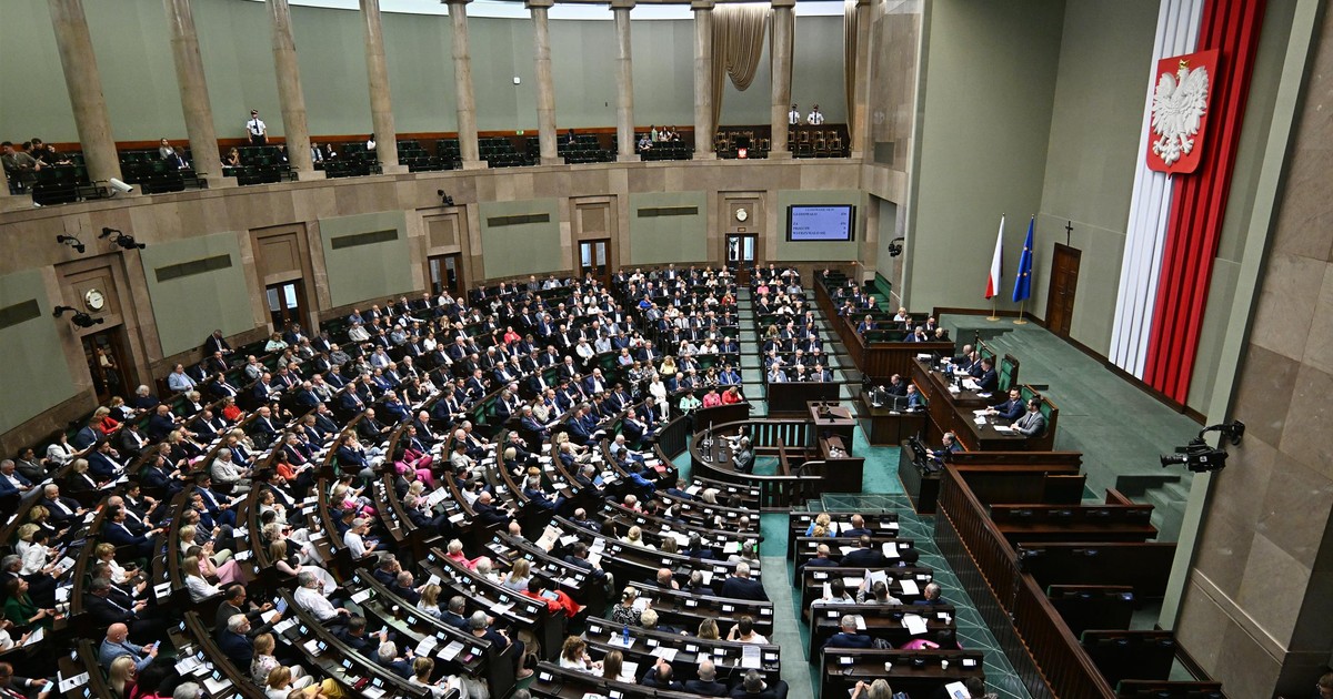 Szykują się podwyżki dla posłów. Nowy cennik już zawisł