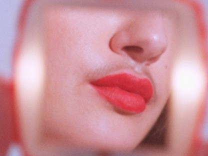 Sokkoló felfedezés! A nőknek is van bajuszuk