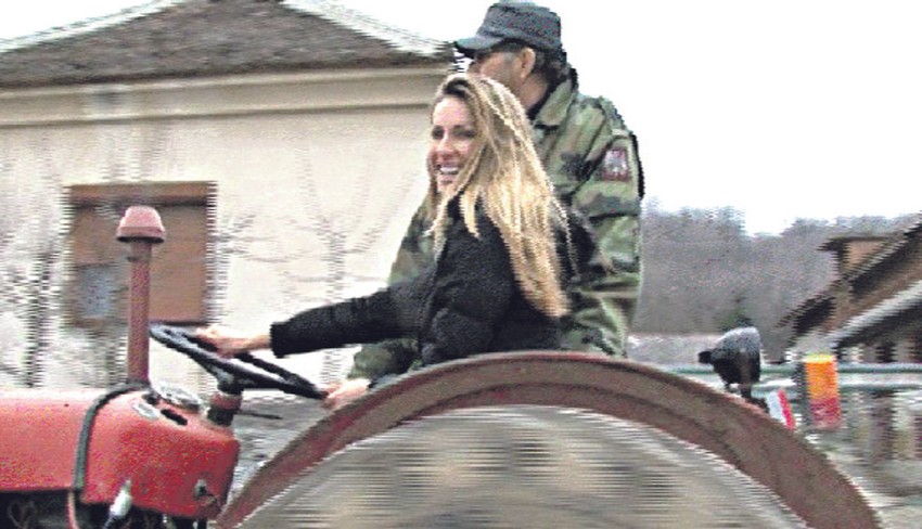 Rada sa tatom na traktoru