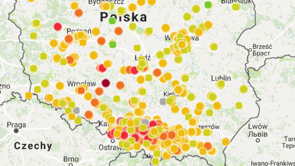 Smog kolejny dzień okrywa polskie miasta. Mieszkańcy Warszawy, Krakowa, Wrocławia, czy Poznania mogą narzekać dziś na podwyższone wskaźniki zanieczyszczenia powietrza. W naszym materiale najnowsza mapa smogowa i pomiary pokazujące jakość i stan powietrza w Polsce.