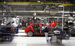 Pracownicy dostaną nawet 21 pensji. Opel zmniejsza zatrudnienie w polskich fabrykach