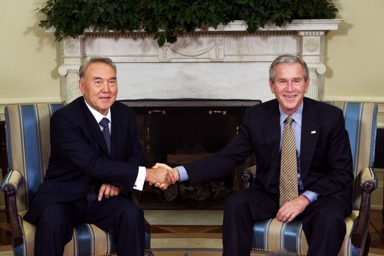Nursułtan Nazarbajew i George Bush w 2006 r.
