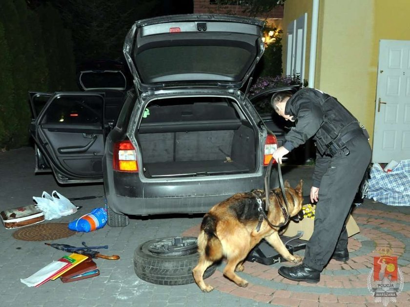 Kibole mieli broń palną. Strzelali do policji