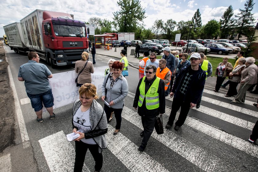 Blokada DK 78 w Mierzęcicach