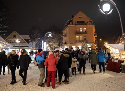 Zatłoczone Zakopane. W weekend policja interweniowała 300 razy