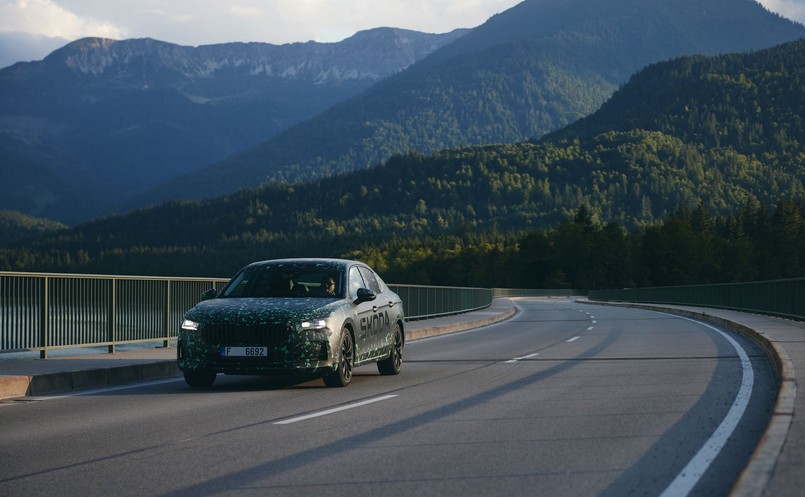 Nowa Skoda Superb liftback