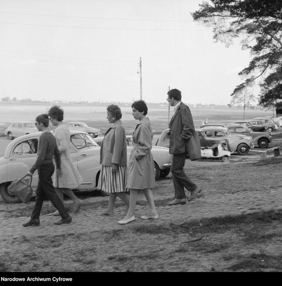 Park kultury w Powsinie, rok 1961 - zdjęcie pochodzi z archiwów Narodowego Archiwum Cyfrowego