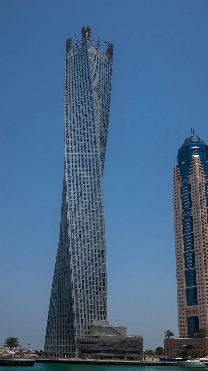 Cayan Tower, Dubaj, Zjednoczone Emiraty Arabskie