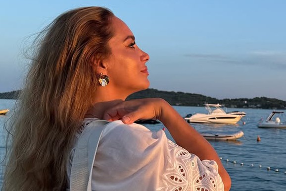 "BAVILA SAM SE PROSTITUCIJOM I KOKAIN PRIHVATALA OBERUČKE" Manekenka ogrezla u porocima, pa se okrenula veri: "Jedini put ka duhovnom zdravlju"