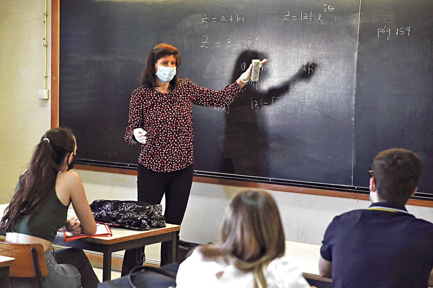 Nastavnici obavezno sa maskama