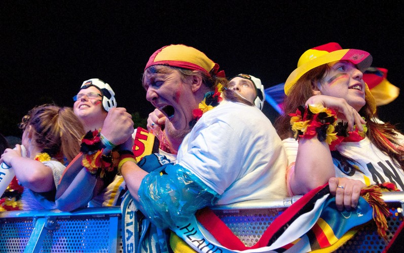 Żałoba i czarna rozpacz w Brazylii. Euforia Niemców