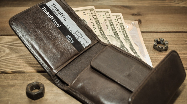 Egy évi fizetést csalt el egy étteremvezető / Illusztráció: Pixabay
