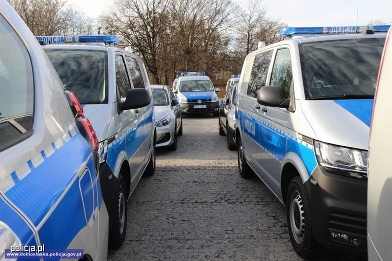 Nowe radiowozy dolnośląskiej policji