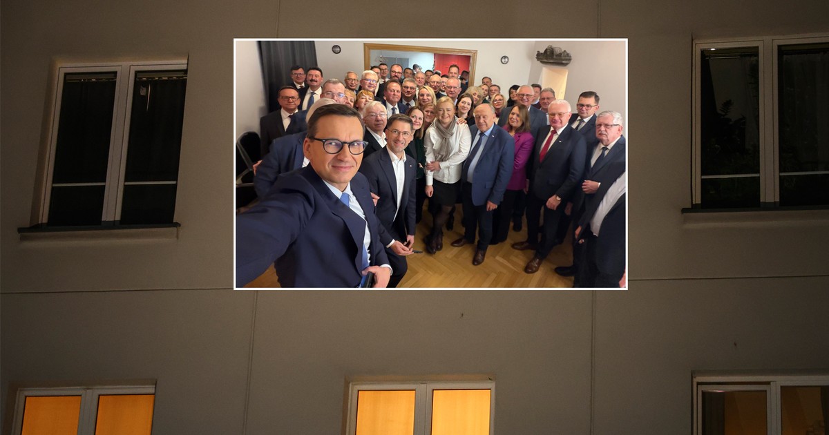 Śpiewy polityków PiS niosły się po Warszawie. To usłyszeliśmy przez otwarte okna