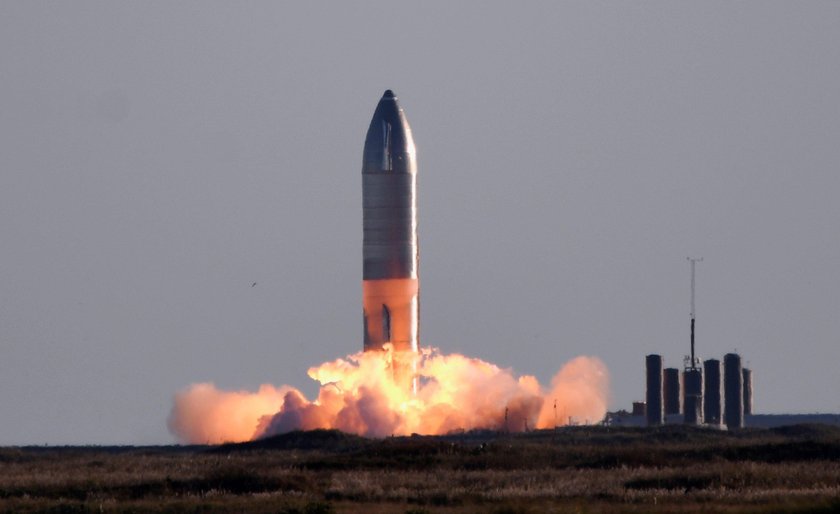 Eksplozja rakiety SpaceX podczas testu w Teksasie. WIDEO