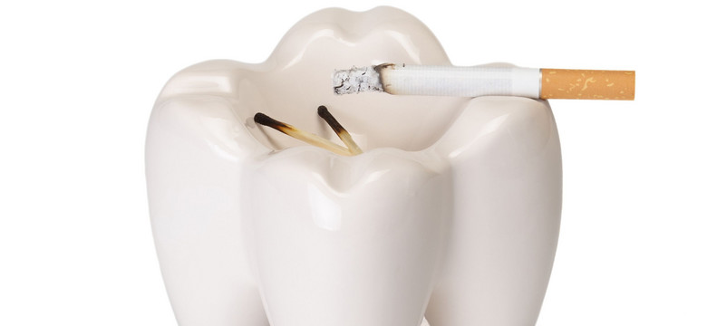 Piękne zęby i papierosy? Duet niemożliwy! Jak palenie rujnuje zęby
