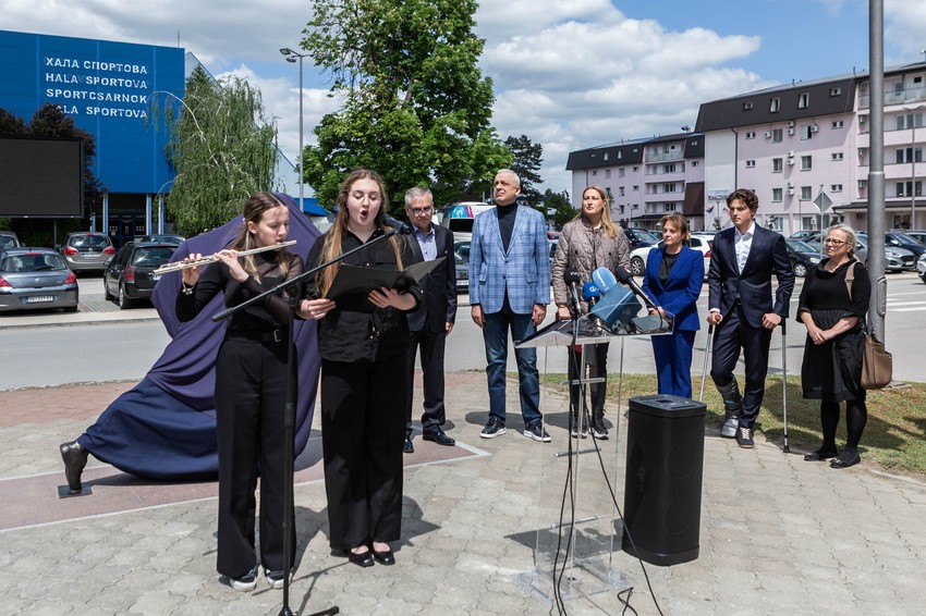 Svečanost povodom otkrivanja spomenika počela himnom "Bože pravde"