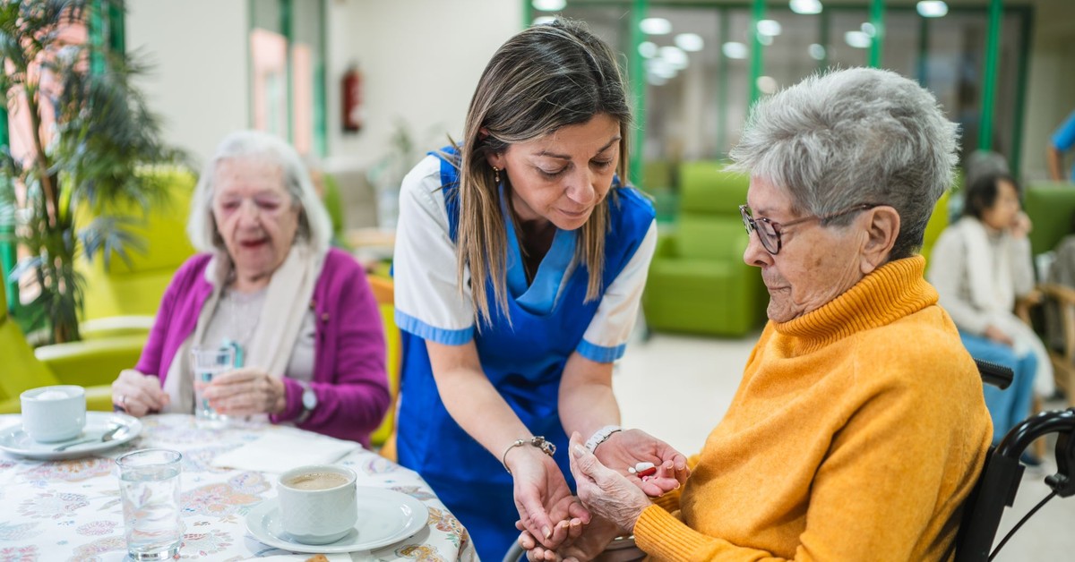Za pobyt seniora w DPS zapłaci ten, komu przepisał on nieruchomość? Tak zakłada projekt nowelizacji ustawy o pomocy społecznej