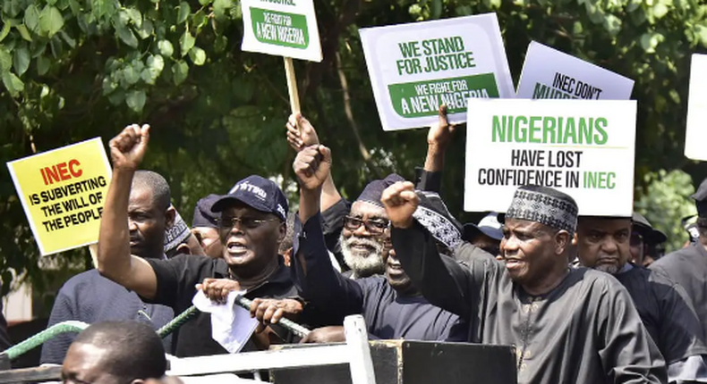 Atiku Abubakar, the PDP presidential candidate leads supporters to INEC headquarters in Abuja. (Daily Trust)