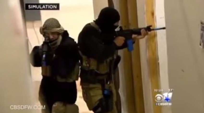 "Teroristi" upadaju u redakciju "Šarli Ebdoa"