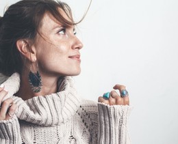 In den kalten Jahreszeiten sind Wollpullover ein beliebtes Kleidungsstück.