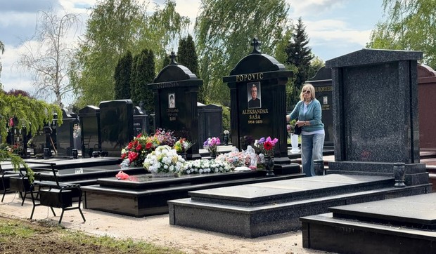 Suzana Jovanović na groblju
