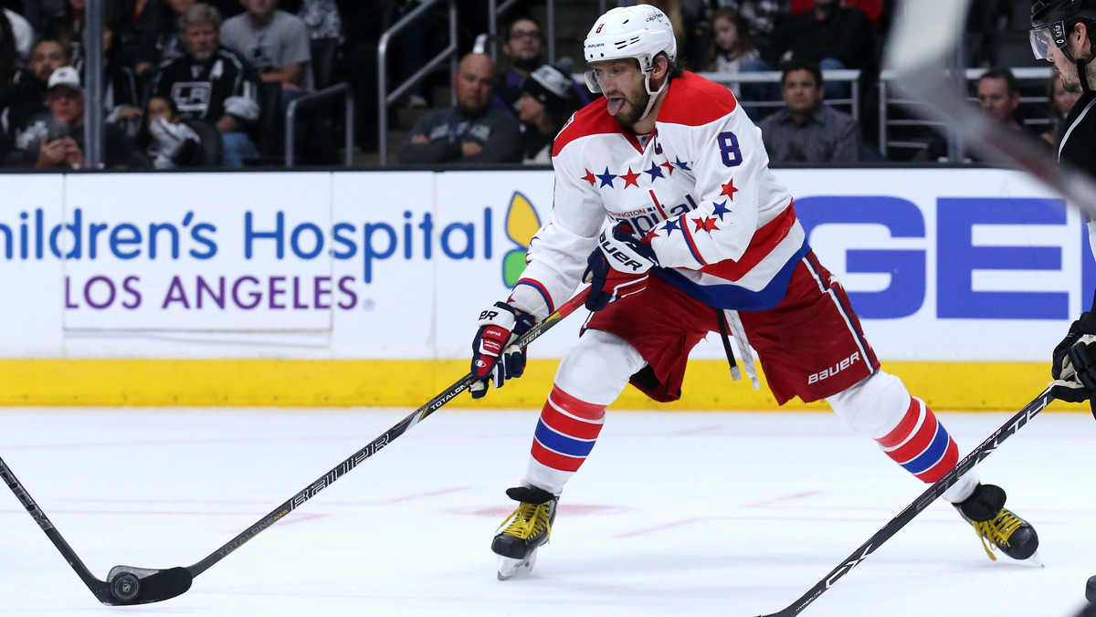 Trwa korespondencyjny pojedynek o koronę króla strzelców w NHL. Aktywnie uczestniczą w nim dwaj zawodnicy. Rick Nash z New York Rangers w sobotę wyszedł na prowadzenie, ale w niedzielę schedę przejął Aleksander Owieczkin z Washington Capitals.