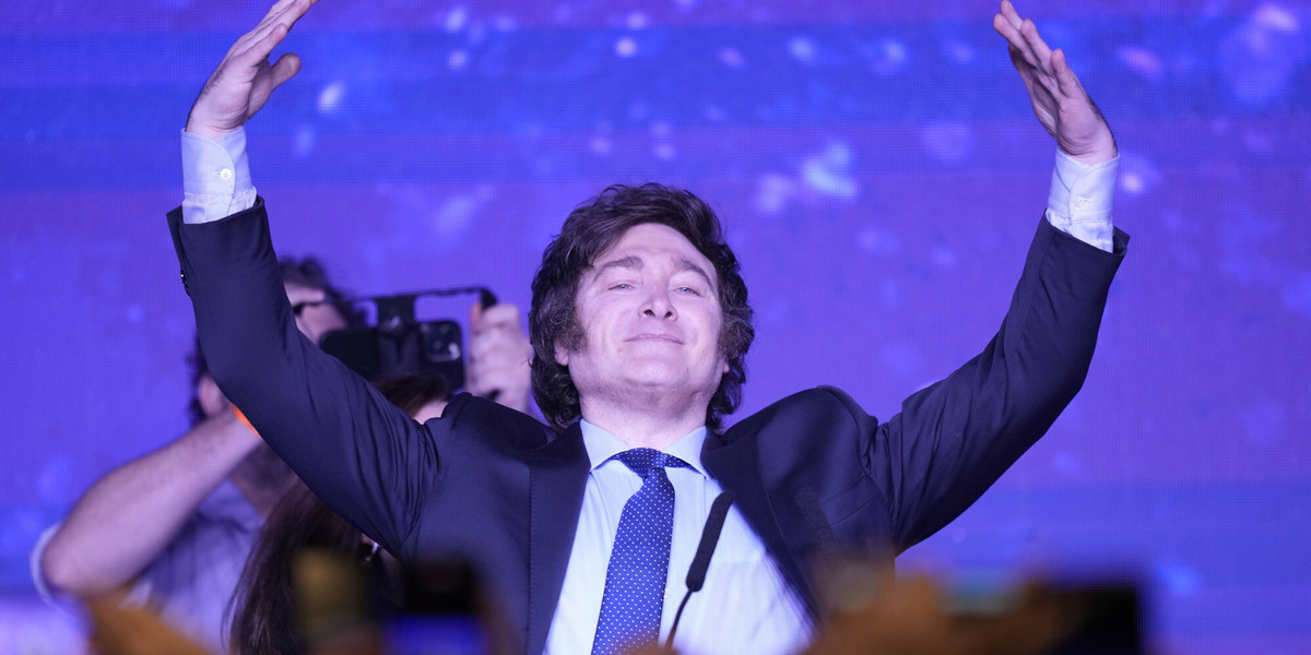 Kandydat na prezydenta Argentyny Javier Milei po zamknięciu lokali wyborczych podczas prawyborów. Buenos Aires, Argentyna, 13 sierpnia 2023 r.