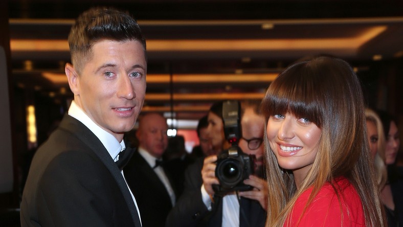 Robert Lewandowski złożył córce życzenia. Oryginalny tort ...